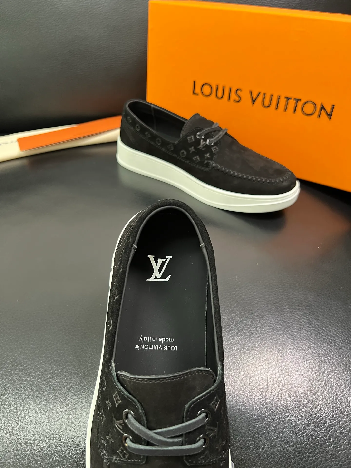 Men's shoes 💰780 Lv top purchasing agent Louis Vuitton, slip-on sports shoes counter synchronization, uppers imported from Italy, high-quality splicing colorful and complex handicrafts, imported cowhide pads are soft and comfortable, soles: original soles specially provided by the original factory, T men's shoes 💰U exclusive movable molded soles are super comfortable, original and single goods, high quality, you can go in and out of the counter at will, welcome to compare, code number 39-44 (customized 38 45)85856